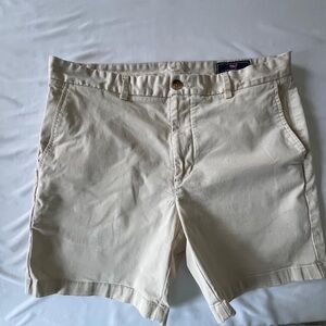 Vineyard Vines Men’s Cream Flat Front Chino Shorts